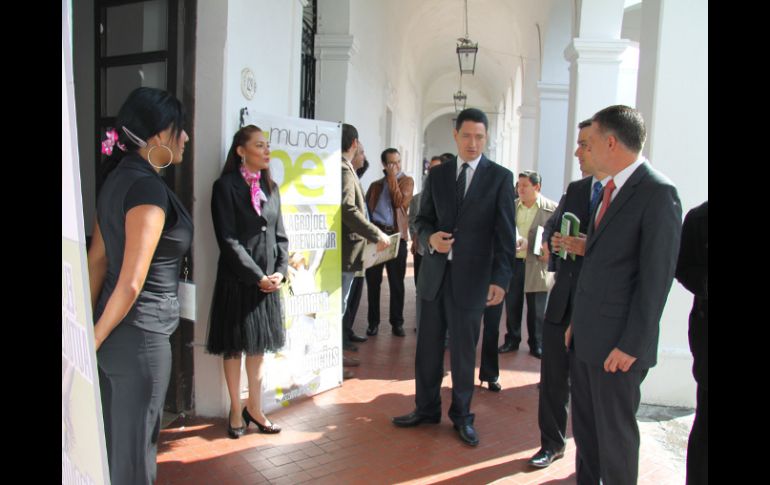 El secretario de Promoción Económica, Alonso Ulloa Vélez, asistió a la inauguración de Expo emprendedor. ESPECIAL  /