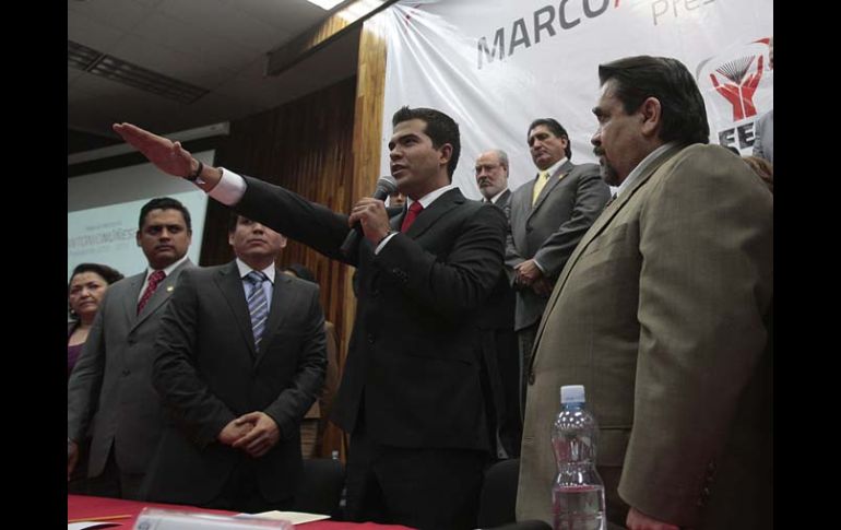 Marco Antonio Núñez Becerra, rindió protesta como nuevo presidente de la Federación de Estudiantes Universitarios. S. NUÑEZ  /