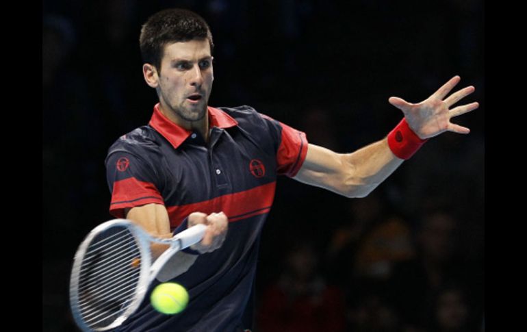 Novak Djokovic se enfrentará ante Federer en las semifinales de la ATP. AP  /