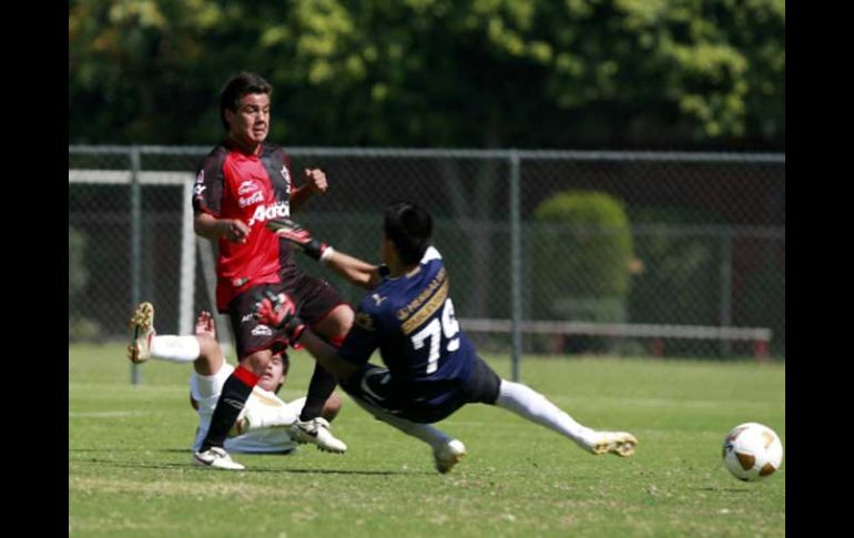 Acción del partido entre los Zorros del Atlas y los Pumas de la UNAM. E.PACHECO  /