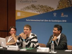 José Napoleón Martín del Campo, Robert E. Martínez Frías y Fernando Renato Padilla Gómez, durante la presentación en la FIL. A.OROZCO  /