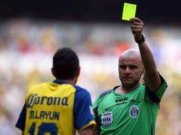 A pesar de las declaraciones del América que condicionan el arbitraje, Romano confía en Francisco Chacón. MEXSPORT  /