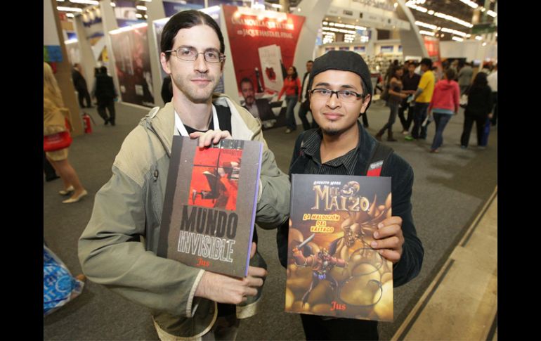 Patricio Bettea y Augusto Mora son los dos ganadores del I Premio Nacional de Novela Gráfica. A. CAMACHO  /