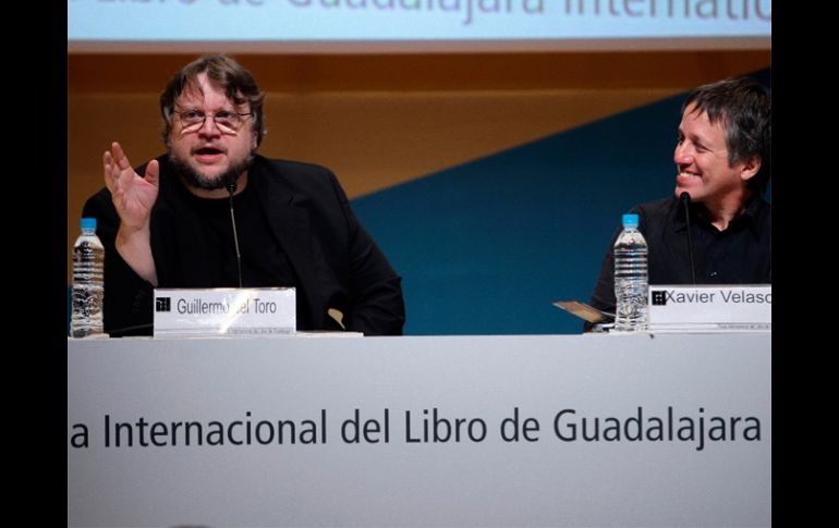 Guillermo del Toro y Xavier Velasco intercambiaron opiniones sobre la actual novela de Carlos Fuentes. A. CAMACHO  /