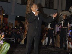 Manzanero fue una de las grandes personalidades que participó en el homenajes del maestro Jiménez, en la Plaza Garibaldi. NTX  /