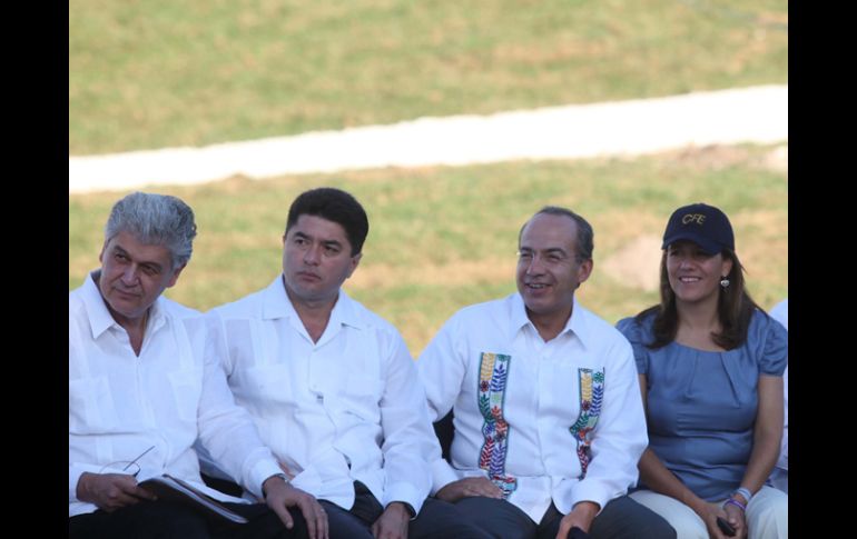 Calderón en la inauguración del aerogenerador eléctrico Cancún. NTX  /