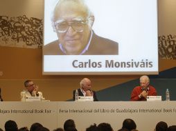 Amigos del escritor esta tarde rindieron homenaje al escritor Carlos Monsiváis. S.NÚÑEZ  /