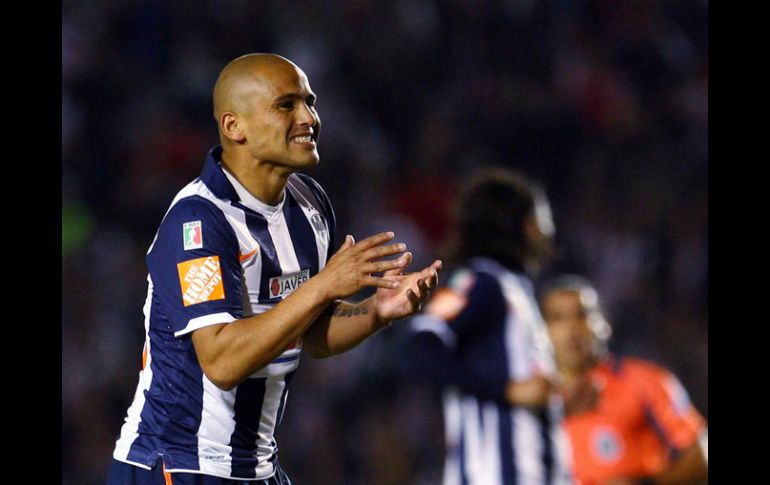 'Chupete' Suazo abrió el marcador al minuto 88. MEXSPORT  /