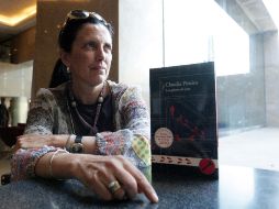 Claudia Piñeiro platica de su reciente novela en la víspera de recibir el premio Sor Juana. A CAMACHO  /