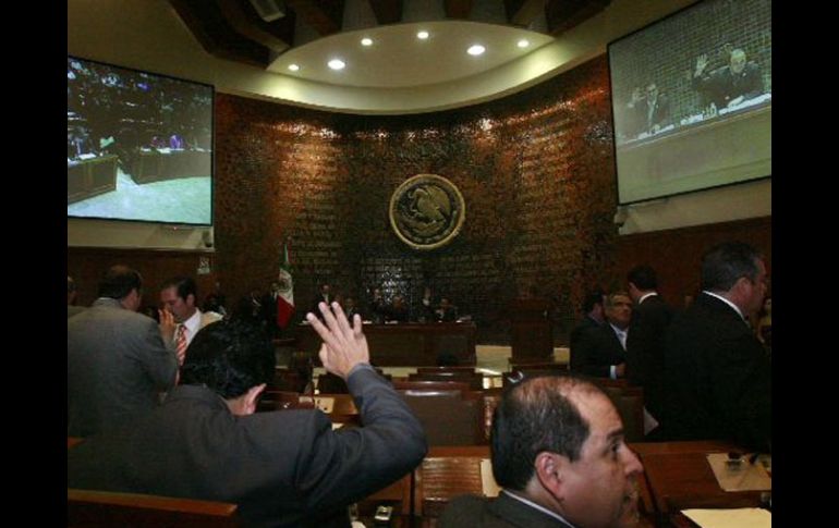 El proyecto de egresos 2011 enviado por el gobernador al Legislativo asciende a 65 mil millones de pesos. ARCHIVO  /