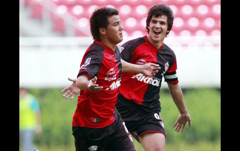 Alejandro Leyva (izq.) anotó dos goles para la causa del Atlas. E. PACHECO  /