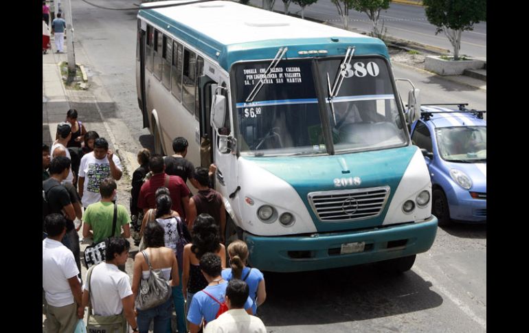 Las principales medidas consisten en eliminar el pago por el porcentaje a los choferes. A. CAMACHO  /