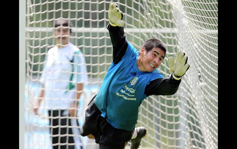 Sergio Arias, refuerzo de los Gallos Blancos de Querétaro, aceptó el compromiso por salvar al equipo. MEXSPORT  /