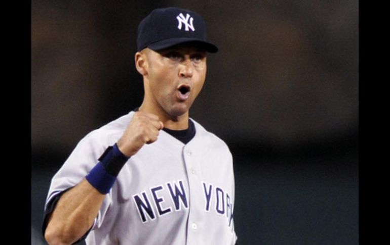 Derek Jeter y los Yankees de Nueva York están cerca de lograr un acuerdo para firmar un contrato por tres años.  /