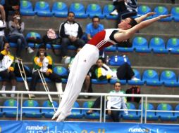 Steven Gluckstein inicia la competencia varonil individual en la diciplina de trampolín. ESPECIAL  /