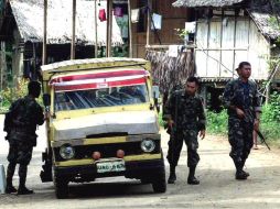 Soldados filipinos mataron a un guerrillero comunista y capturaron un campamento rebelde. ARCHIVO  /