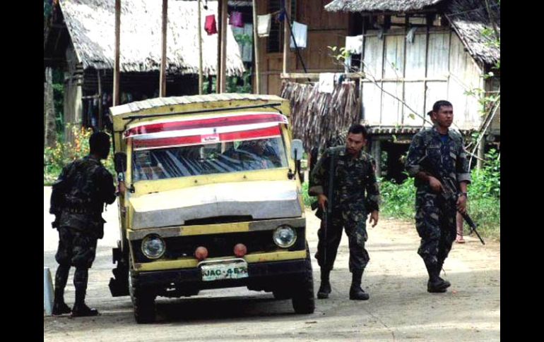 Soldados filipinos mataron a un guerrillero comunista y capturaron un campamento rebelde. ARCHIVO  /