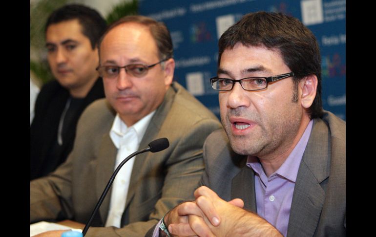 José Luis Valencia, Javier Cantalapiedra y Jaime Barrera, en el anuncio de los ganadores del Premio. A. CAMACHO  /