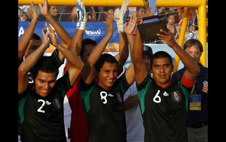 La selección mexicana de futbol de playa ganó de forma heroíca ante El Salvador. MEXSPORT  /