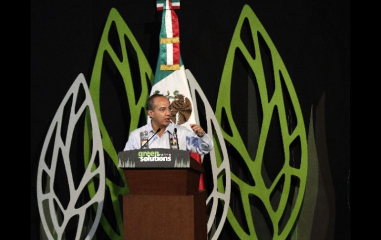 El Presidente Calderón anuncia acciones en respuesta al cambio climatico en el marco de la Cumbre de Cancún. REUTERS  /