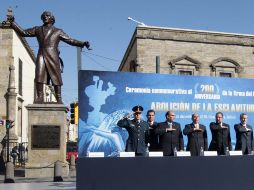 En la Plaza Liberación, Emilio González encabezó la ceremonia de conmemoración de los 200 años de abolición de la esclavitud. A.CAMACHO  /