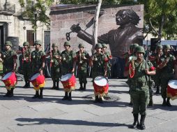 La imagen de Miguel Hidalgo en la Plaza de La Liberación, enmarcó el bicentenario de la abolición de la esclavitud. A. CAMACHO  /