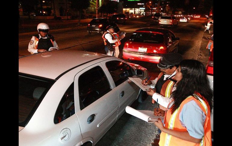 Las revisiones de alcoholímetro serán intensificadas en la temporada navideña. ARCHIVO  /