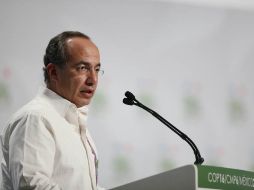 El Presidente Felipe Calderón hizo la presentación. EFE  /