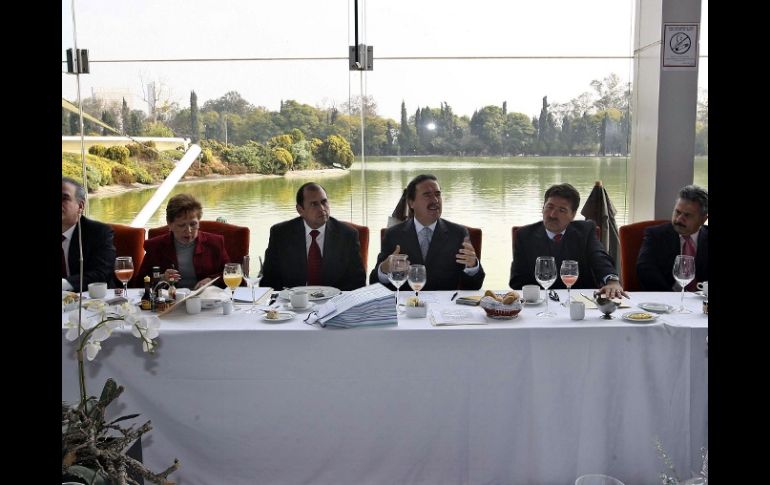 Emilio Gamboa con la la Confederación Nacional de Organizaciones Ganaderas. NTX  /