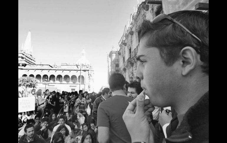 Además de la manifestación frente a Palacio de Gobierno, la UdeG estuvo en Casa Jalisco. A. GARCÍA  /