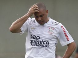 El jugador brasileño del Corinthians, Ronaldo Nazario de Lima afronta su responsabilidad como padre. REUTERS  /