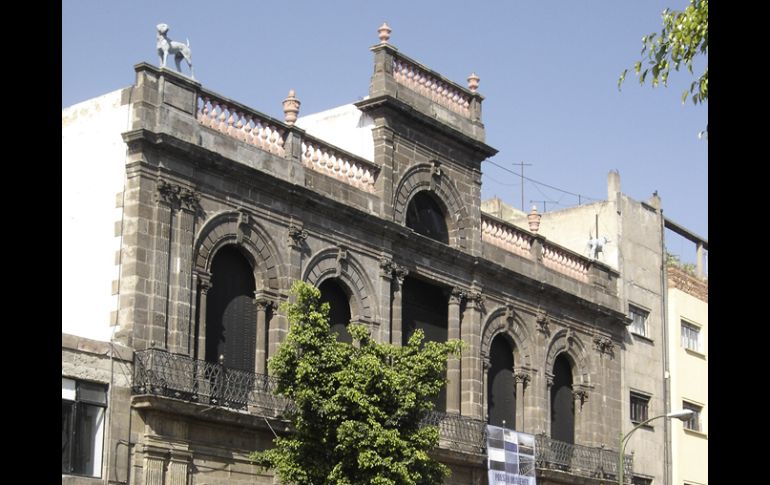 El museo de periodismo y las artes gráficas de Guadalajara, mejor conocido como 'La casa de los perros'. ARCHIVO  /