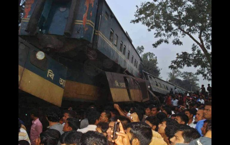 Medios de comunicación dijeron que el choque se debió a un error en la señal de tráfico ferroviario . AP  /