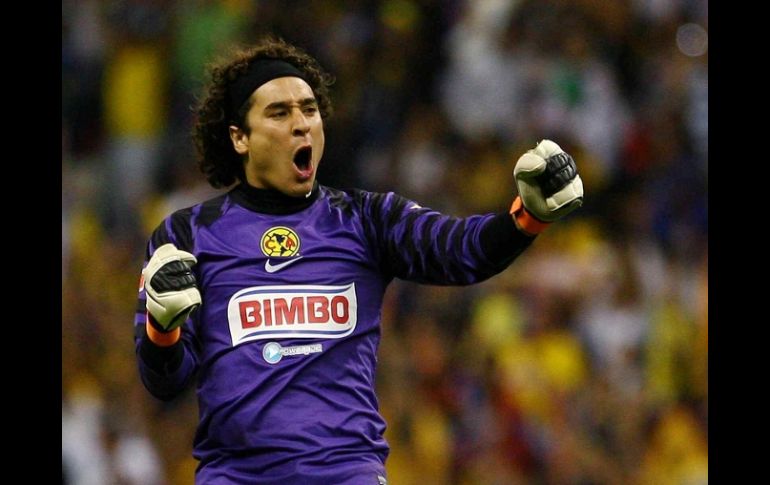 Guillermo Ochoa podría enrolarse al futbol inglés. MEXSPORT  /