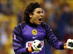 Guillermo Ochoa aprobó los exámenes médicos y físicos por parte del Fulham. MEXSPORT  /