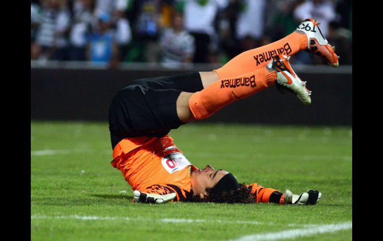 Guillermo Ochoa supuestamente está en Londres, pero en el Fulham han dicho que no lo han visto. MEXSPORT  /