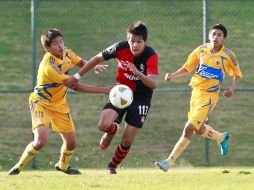 Los Tigres vinieron al Colomos a defenderse y se salieron con la suya al llevarse el marcador en cero. E. PACHECO  /