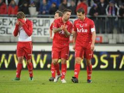 Los jugadores del Twente fueron aplastados por SC Heerenveen 6-2. ESPECIAL  /