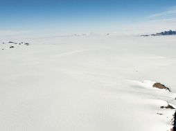 Greenpeace recordó que la desaparición de cuerpos glaciares representa una pérdida de reservas de agua dulce. EFE  /