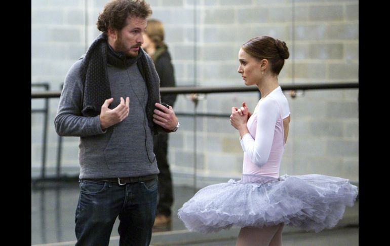 Cisne negro, protagonizada por Natalie Portman, encabeza las nominaciones. AP  /