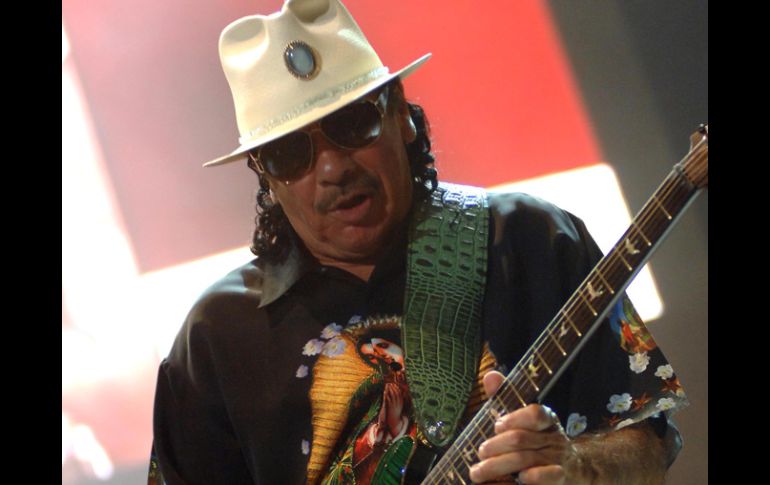 Carlos Santana colabora con un tema en el material discográfico. EL UNIVERSAL  /