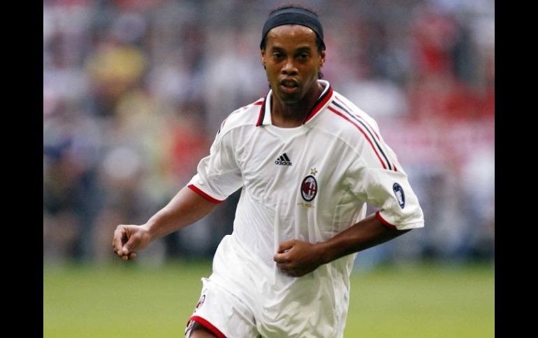 El jugador brasileño, Ronaldinho ha tenido muy poca participación con el Milán. MEXSPORT  /