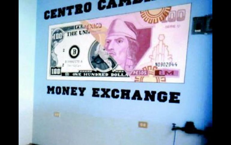 Peso mexicano pierde 0.65 por ciento en precio final de banco central ARCHIVO  /