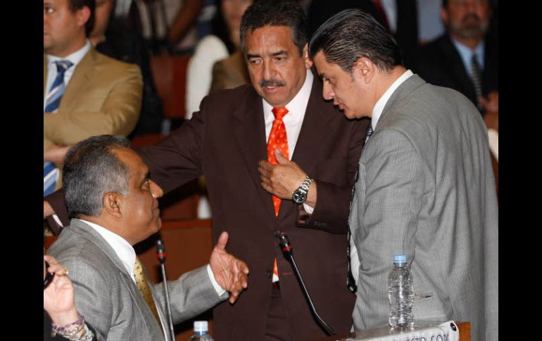 Los coordinadores del PRD, Raúl Vargas;del PRI, Roberto Marrufo; y del PAN, José María Martínez. S. NÚÑEZ  /