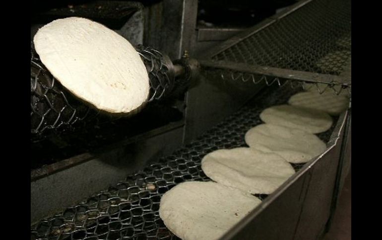 La Secretaría de Economía aseguró que el aumento en el precio de la tortilla no estaba justificado. ARCHIVO  /