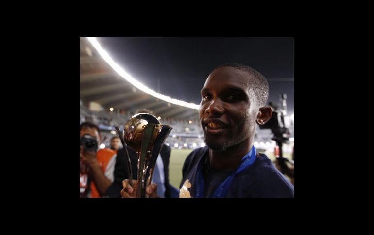 El delantero camerunés Samuel Eto'o fue designado como mejor futbolista africano. REUTERS  /