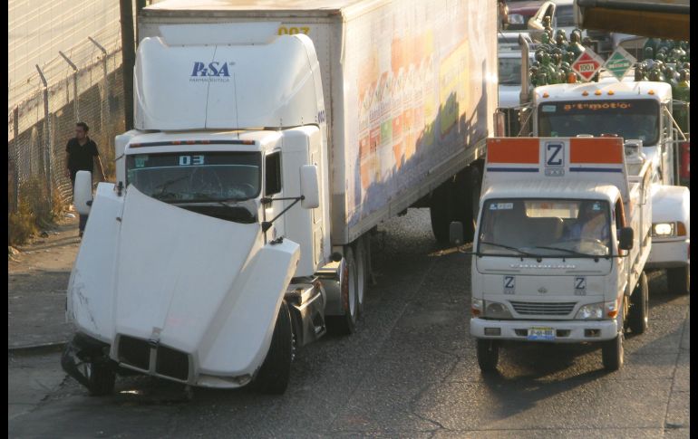 El tráiler de carga circulaba sobre avenida Colón en direccion sur-norte. M. PATIÑO  /