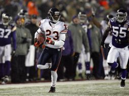 Devin Hester (23) estableció una nueva marca en la NFLen regresos de patada para anotación con 14. REUTERS  /