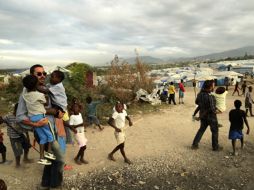 Niños haitianos después del devastador terremoto que sacudió a Haití a principios de este año. REUTERS  /