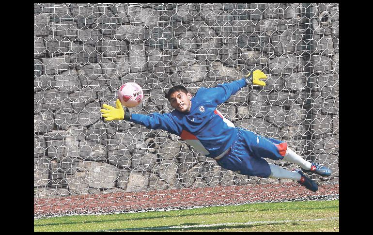 Al guardamente celeste, le inspiró el intento de Guillermo Ochoa por jugar en Inglaterra. MEXSPORT  /